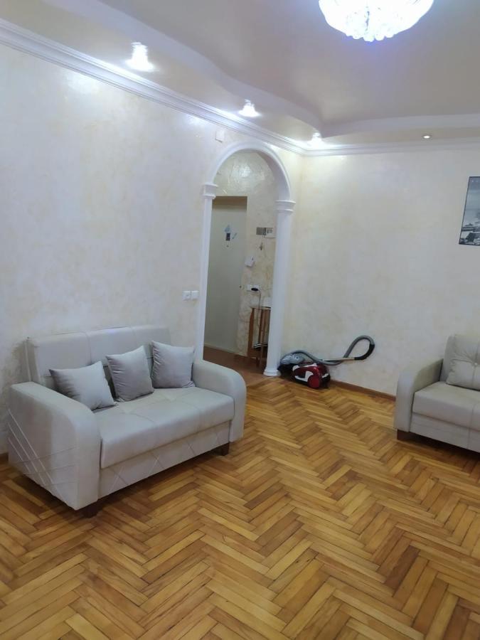 Apartment On 26 May Str Batoumi Extérieur photo
