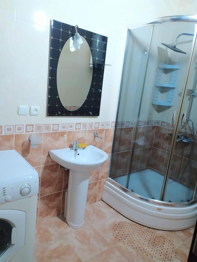 Apartment On 26 May Str Batoumi Extérieur photo